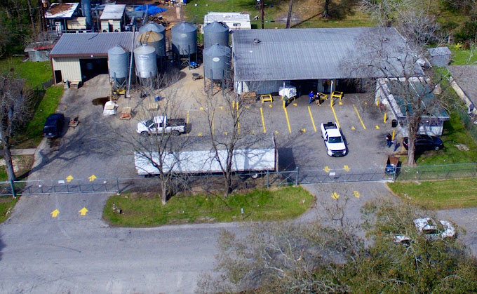 KP Feed store front - aerial view.