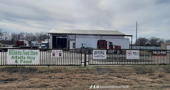 El Chivito feed store - store front