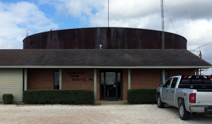 Bellville farm and supply store front.